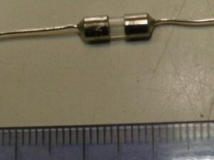 Предохранитель 4х15 5А 32S стекло с выводами