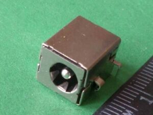 Разъём штырьковый 5,5х2,0 PJ017 2.0mm гнездо на плату