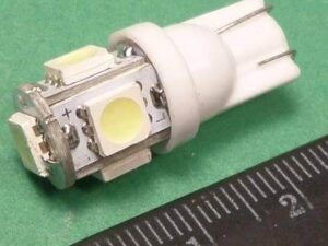 Автолампа светодиодная без цоколя т10 белая 5 led (автогабарит)