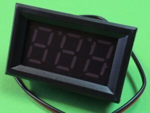 Вольтметр 4.5-30В цифровой в корпусе Красный LED Щитовой пост. Ток