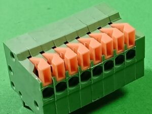 Разъём Клеммник 8pin шаг 2,54мм KF141-2x8P терминальный блок  (колодка на плату для провода под винт)